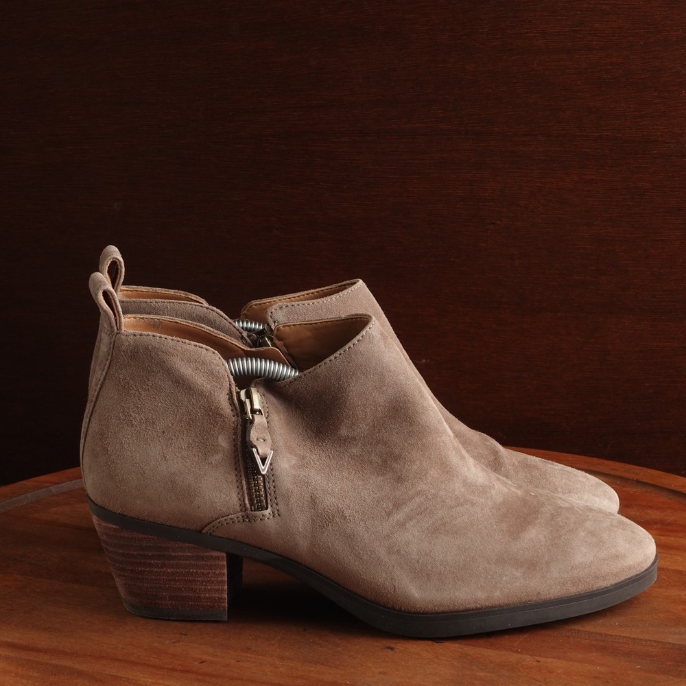 Vionic Boots Women SZ 8.5 W Cecily Beige Leather Comfort Coastal Western Classic